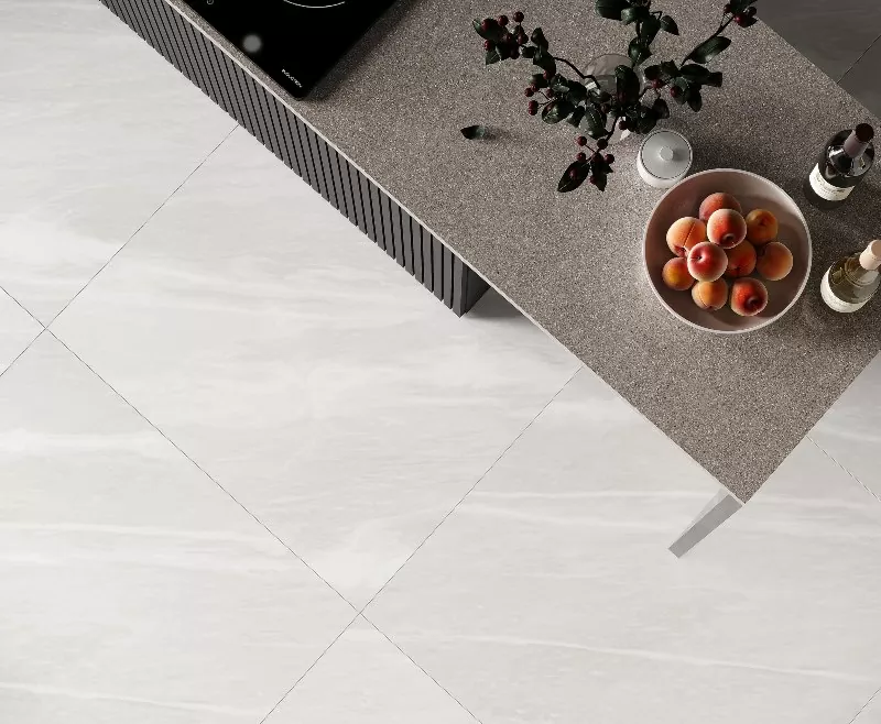 Керамогранит Casino silver светло-серый 80x80