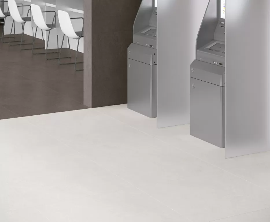 Керамогранит Sandstone Bianco PRO светло-серый матовый R10GR STR 80х80